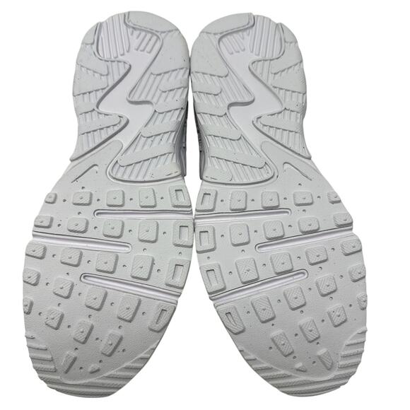 Nike Women’s Air Max Excee White Metallic - Picture 8 of 9